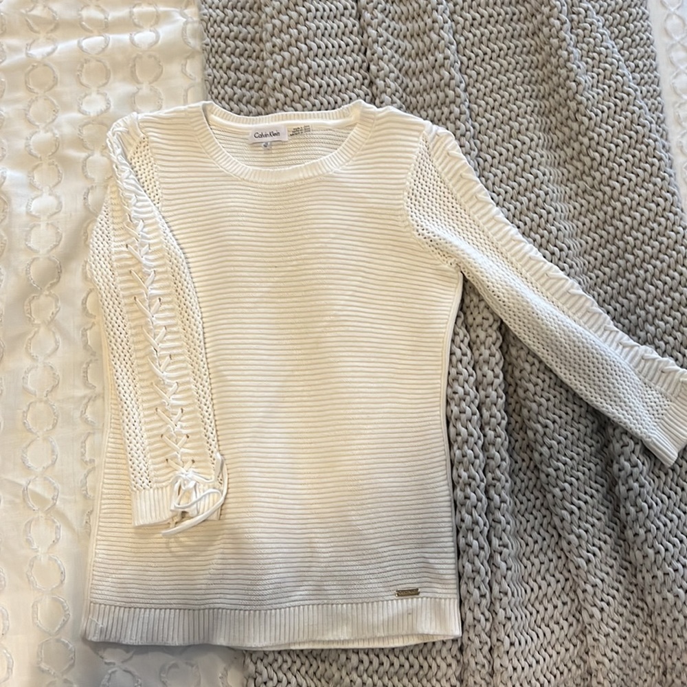 Like new 3/4 length sleeve Calvin Klein sweater